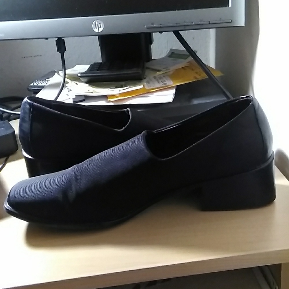 Shoes - Picture 3 of 3